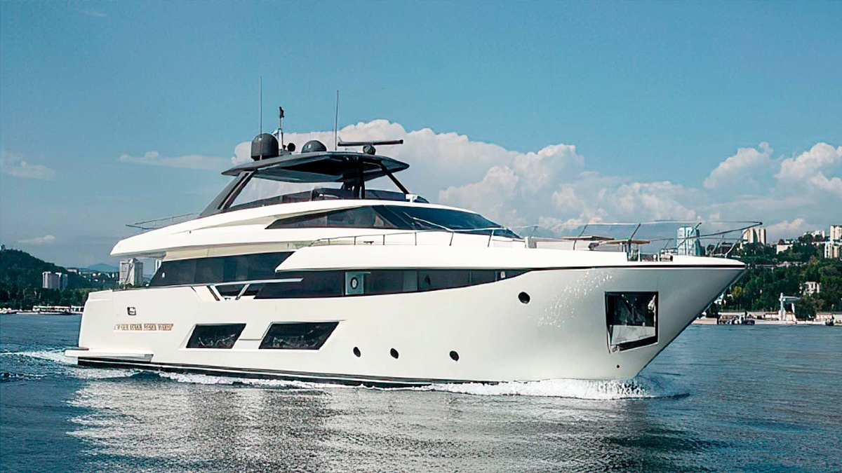 Ferretti 920